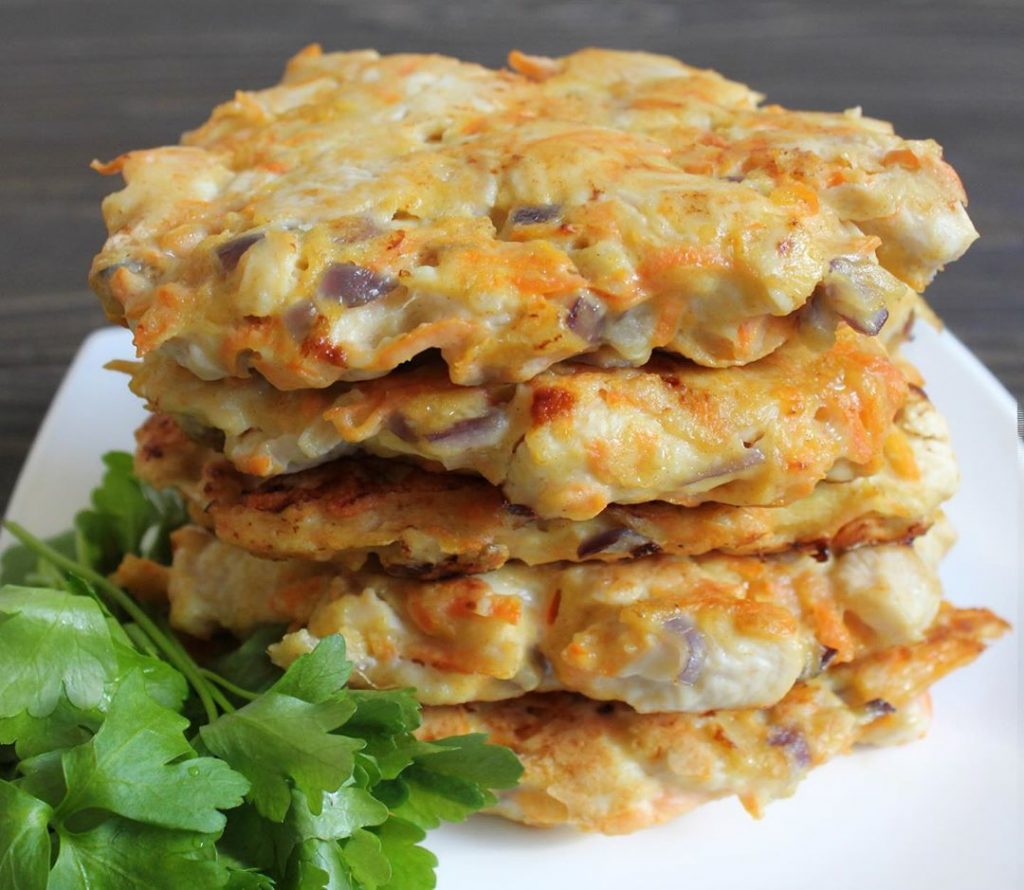 Куриные оладьи с зеленью и сыром