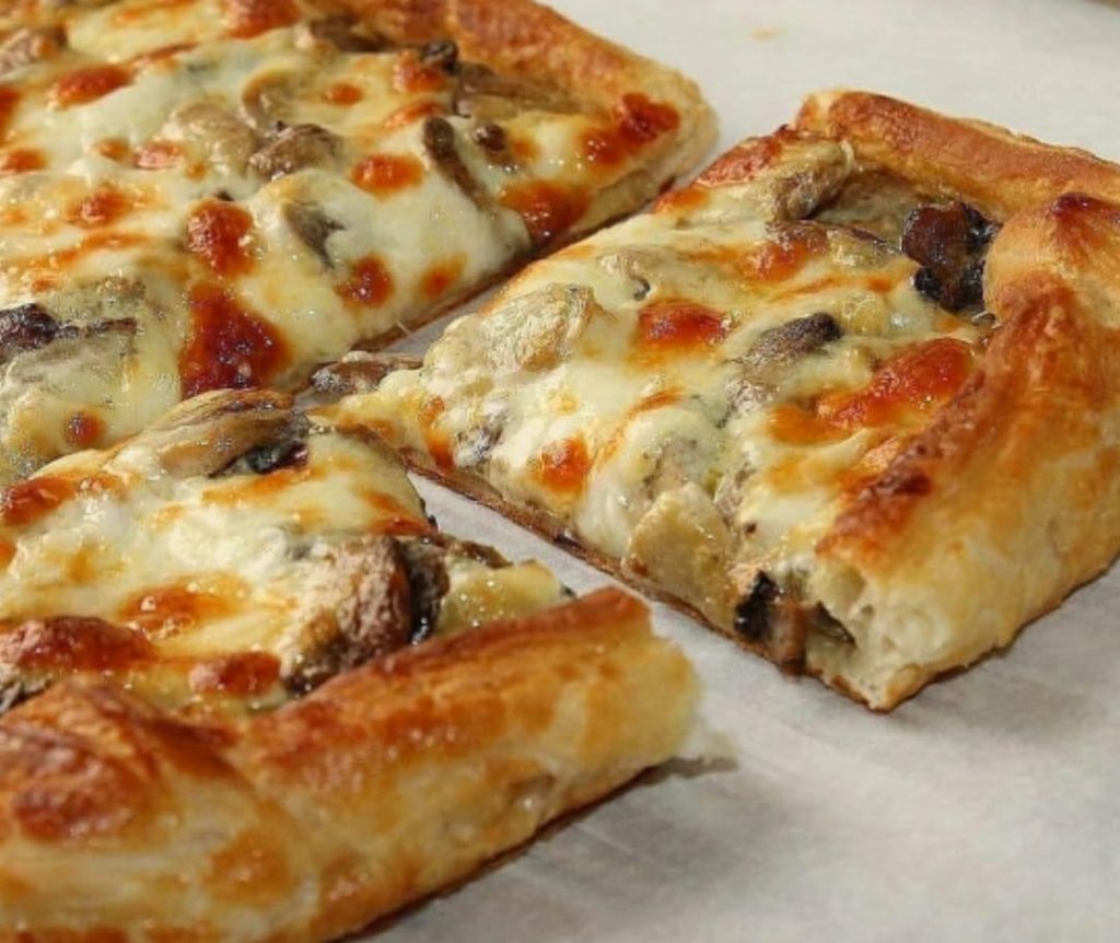 простой рецепт приготовления пиццы в домашних условиях в духовке из дрожжевого теста фото 110