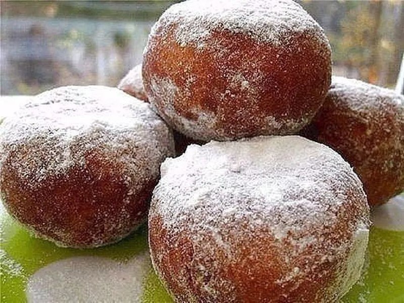 Мягкие и воздушные пончики к чаю со сгущенкой